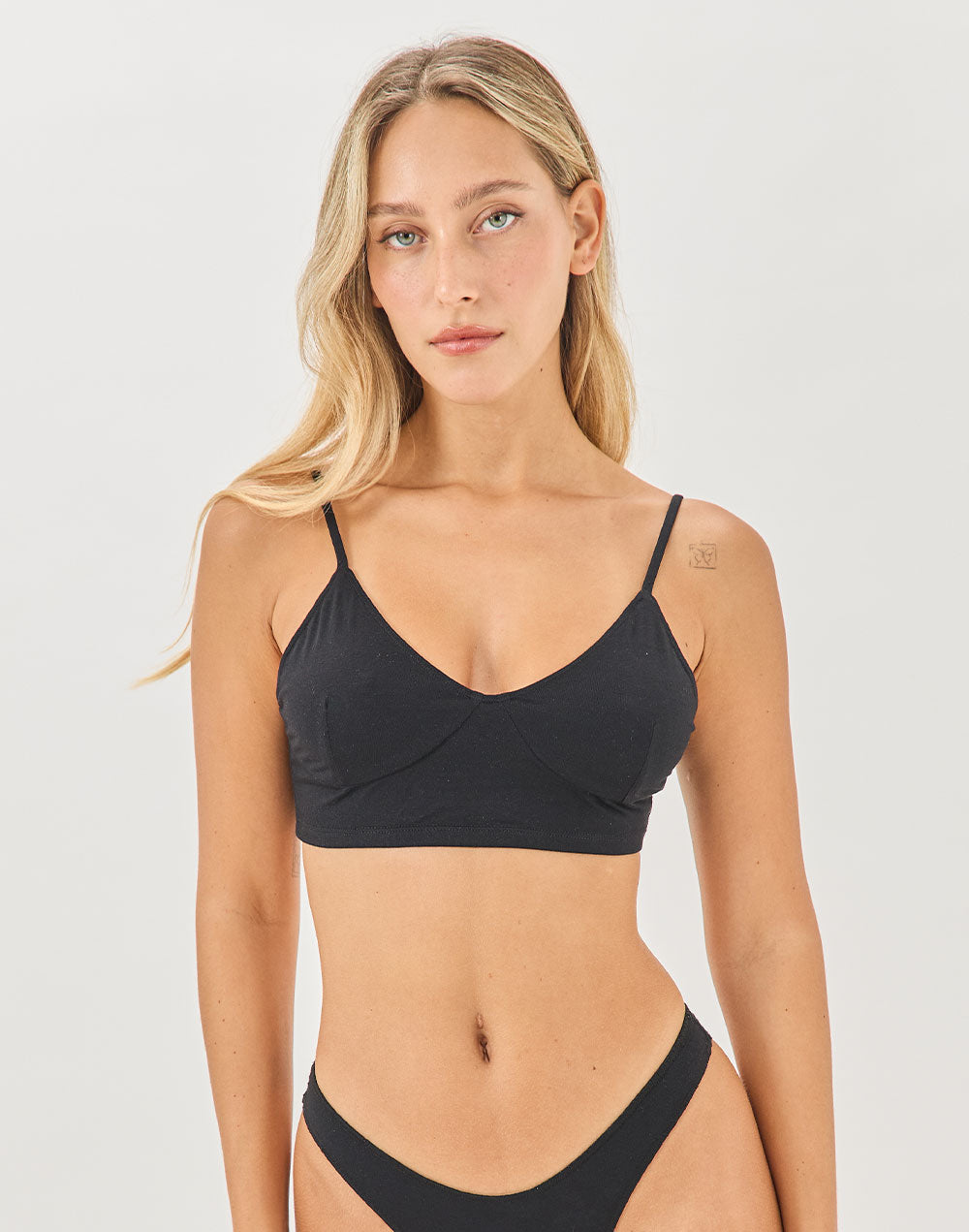 טופ חזייה ברלט שחורה ARIA