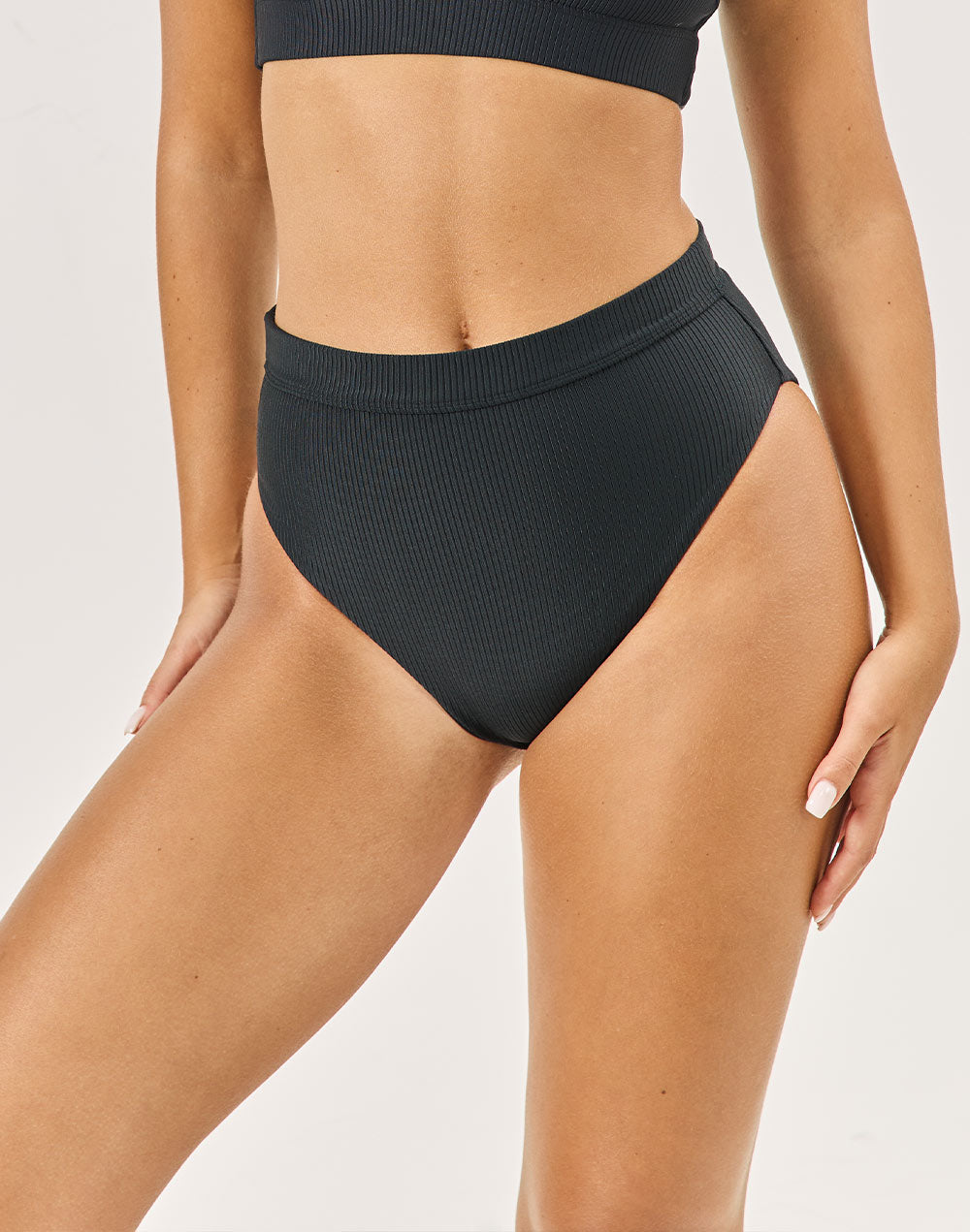 תחתון ביקיני גבוה שחור BYRON