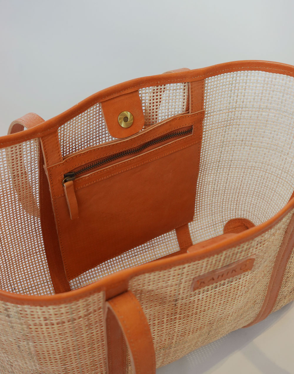 תיק ראטן משולב עור כאמל JANIS