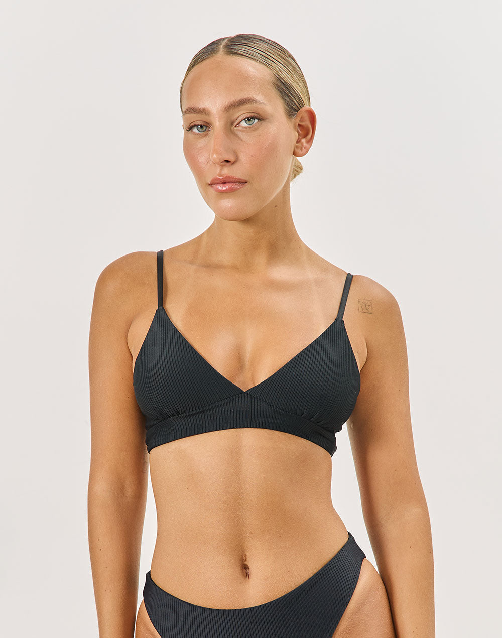 טופ ביקיני משולשים שחור BALI