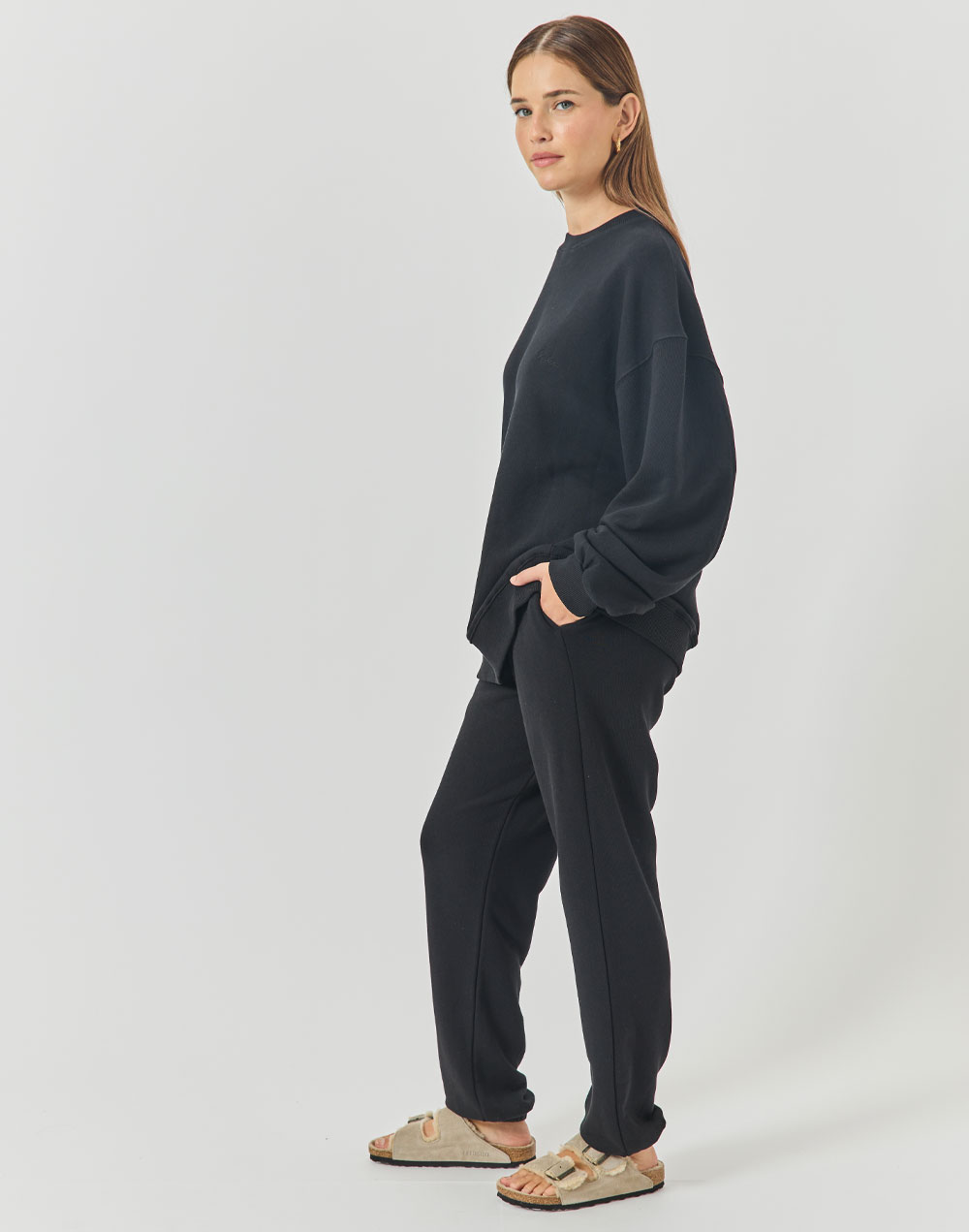 סווטשירט שחור BASIC CREW