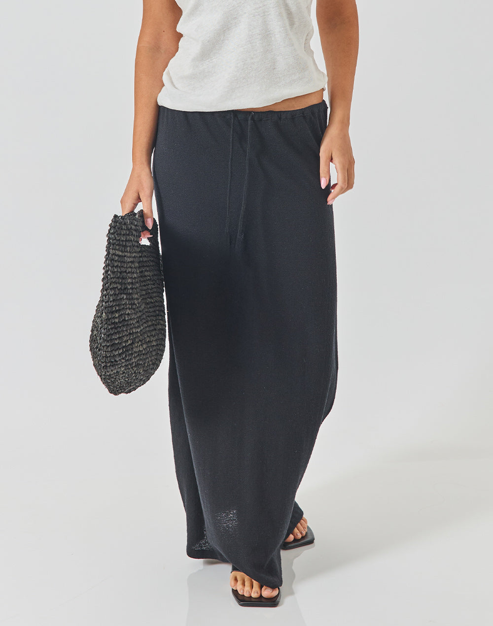 חצאית פשתן שחורה PANAMA