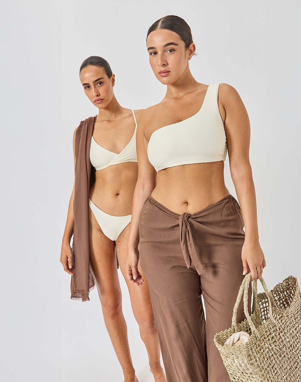 טופ ביקיני אסימטרי לבן שנהב PIPELINE