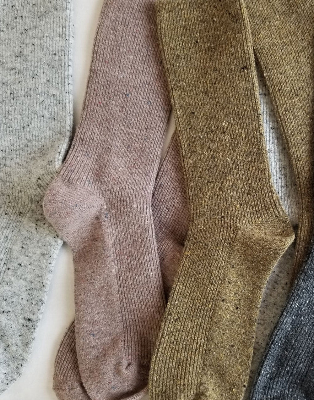 גרבי צמר אפורות SNOW