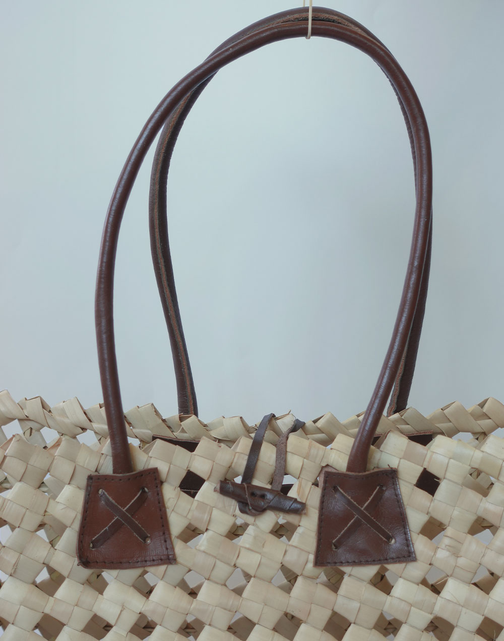 תיק קש משולב עור חום SONOMA