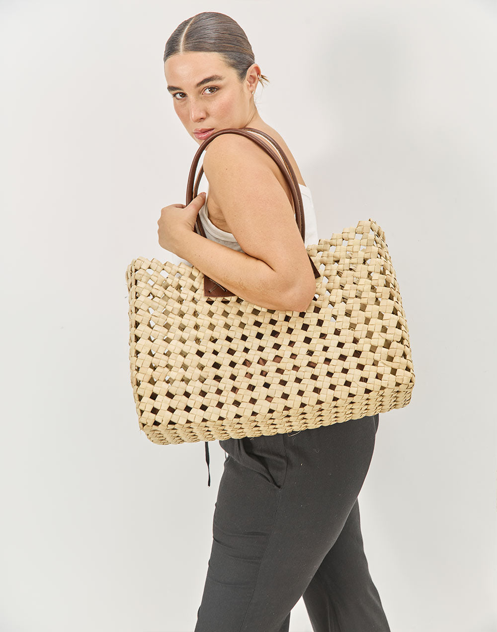 תיק קש משולב עור חום SONOMA