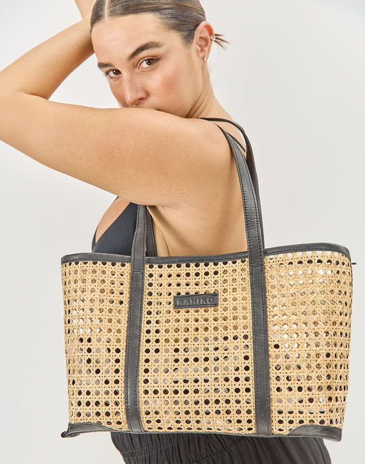 תיק מיני ראטן משולב עור שחור ROYAL