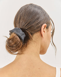 סקראנצ'י גומיה לשיער שחור